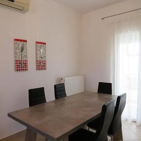 Elia Mare Apartman Masztihári